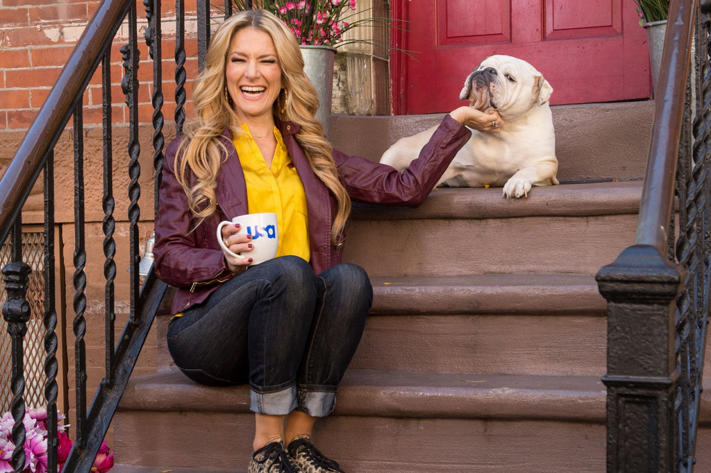 CAT GREENLEAF chats on her stoop for a living. Envy. The Talk Stoop star prefers 60s, sneakers & quirk - refashioner - 2
