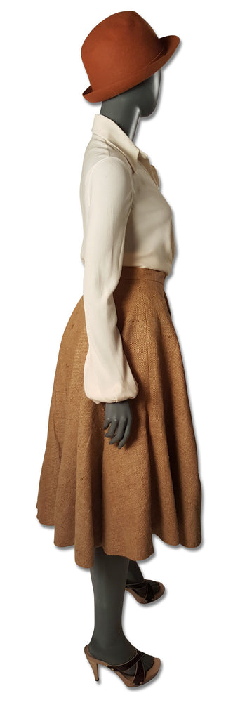 1950s Burlap Appliquéd Circle Skirt - refashioner - 4
